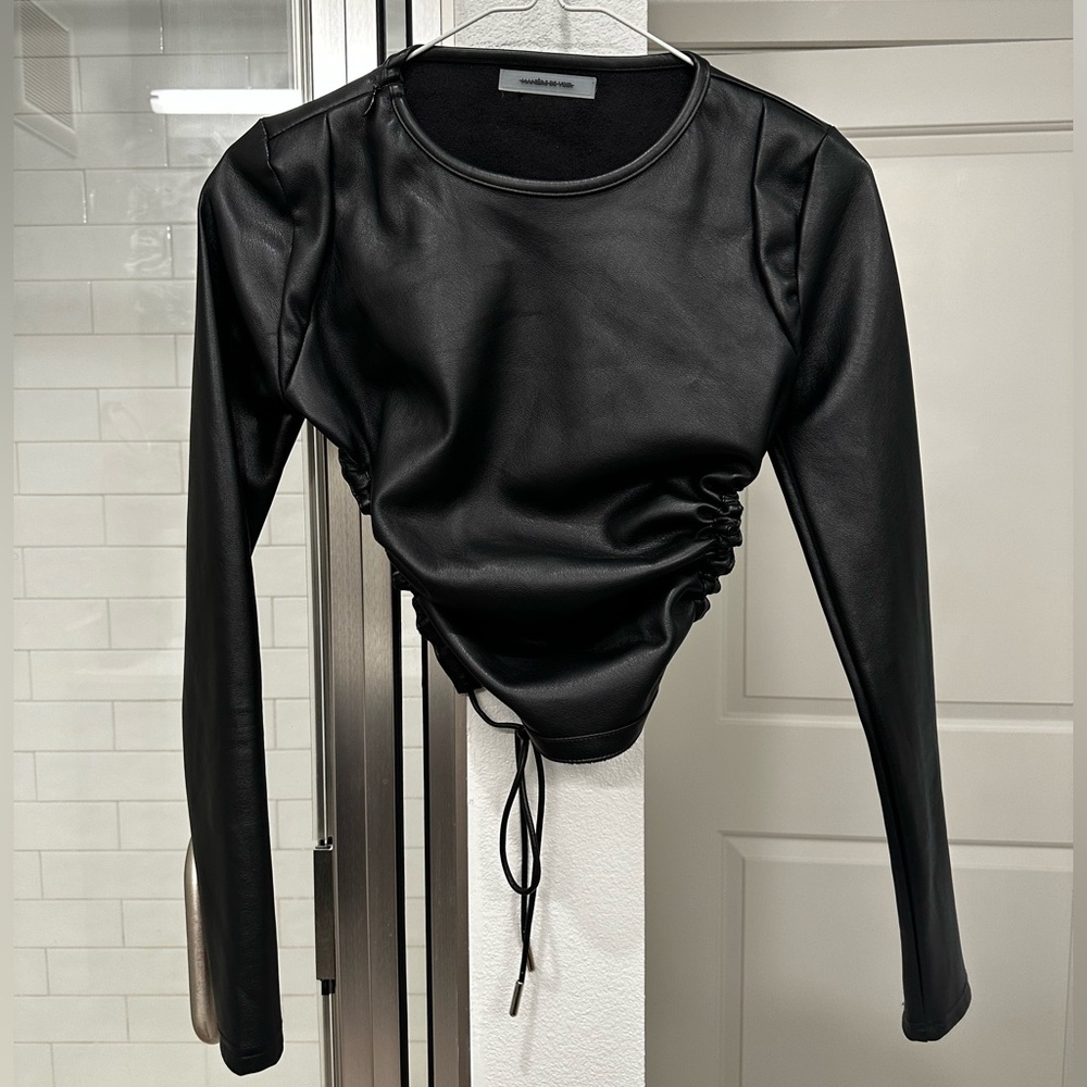 Manière De Voir ‘Vegan Leather Backless Top’ in black // size 2